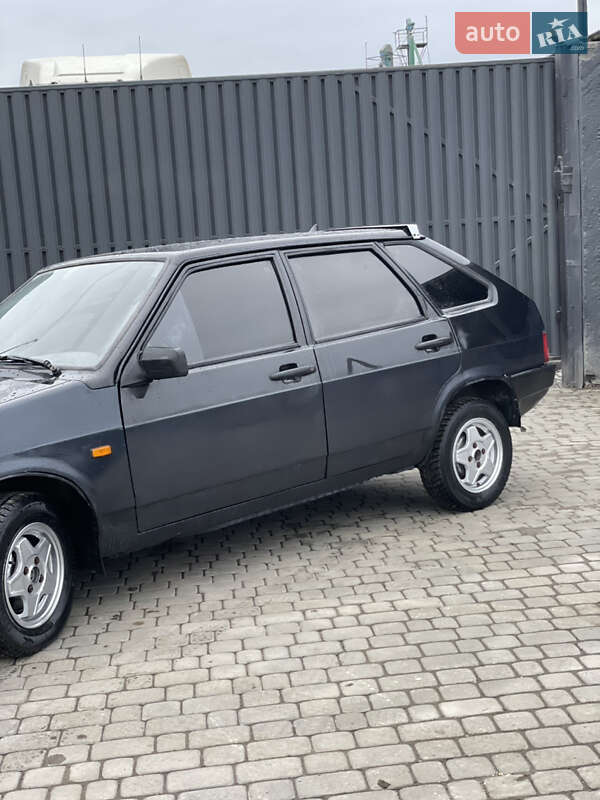 Хэтчбек ВАЗ / Lada 2109 2005 в Белогорье