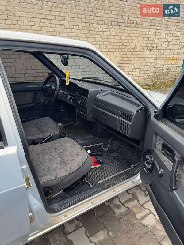 Хетчбек ВАЗ / Lada 2109 2004 в Звягелі