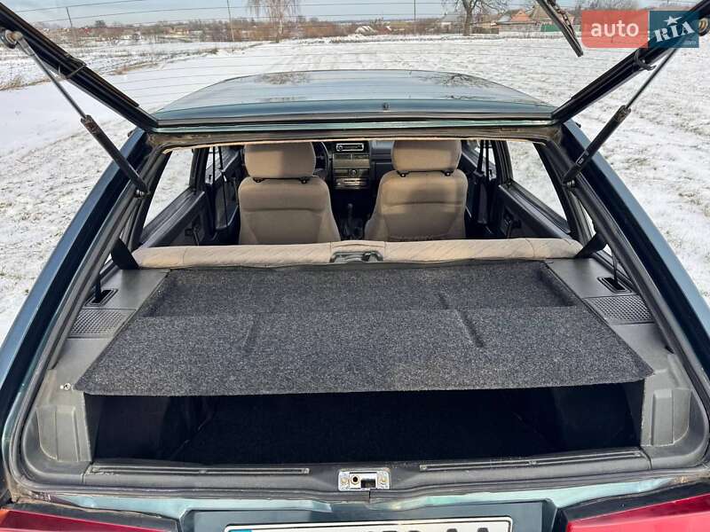 Хэтчбек ВАЗ / Lada 2109 2004 в Белой Церкви