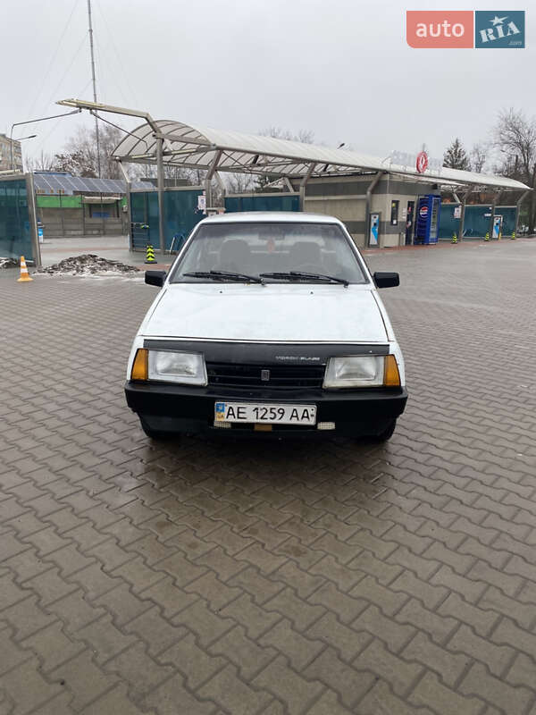 Хэтчбек ВАЗ / Lada 2109 1989 в Кривом Роге фото 2 Хэтчбек ВАЗ / Lada 2109 1989 в Кривом Роге