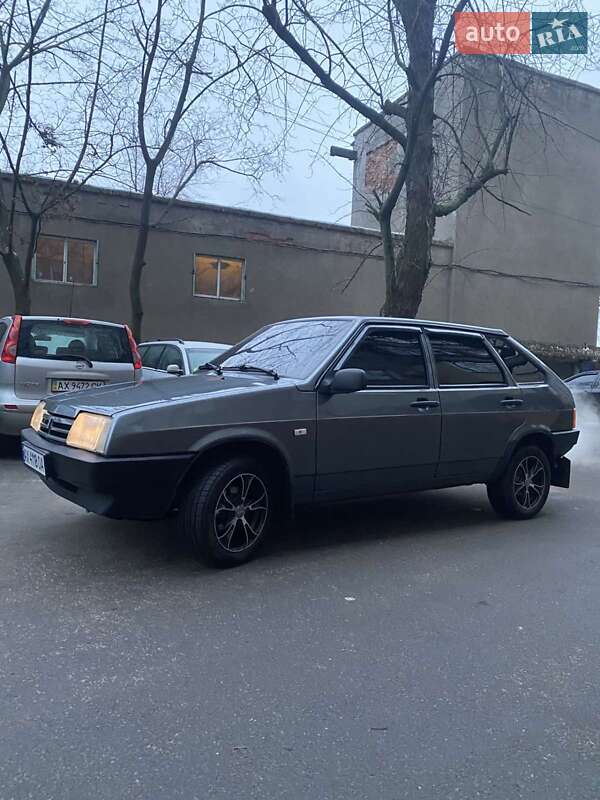 Хэтчбек ВАЗ / Lada 2109 2004 в Харькове