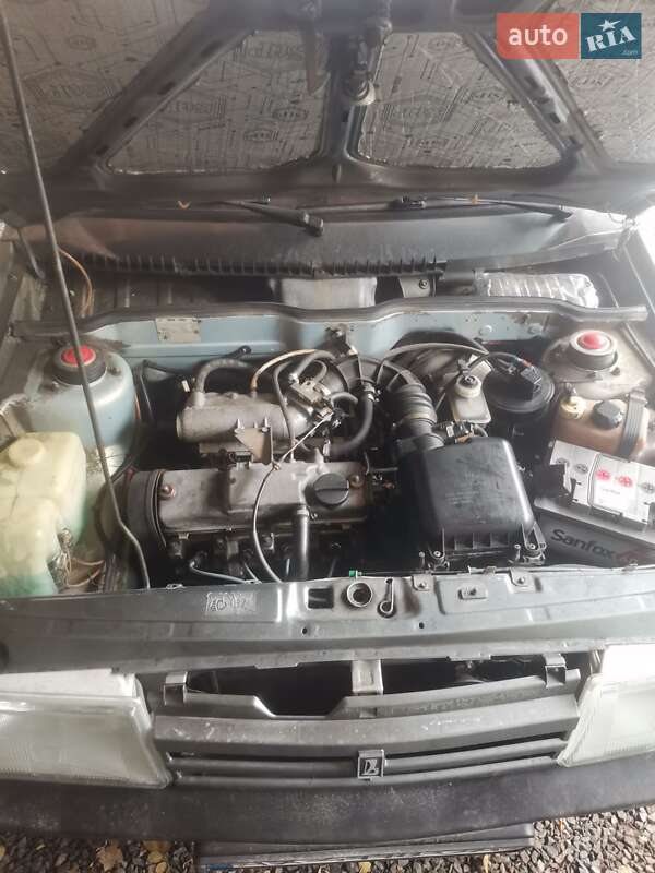 Хэтчбек ВАЗ / Lada 2109 2004 в Харькове