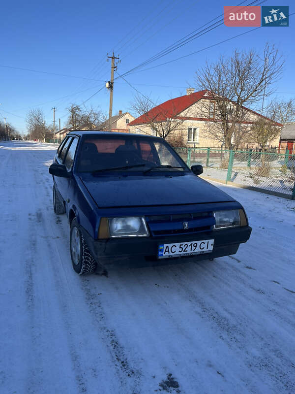 Хэтчбек ВАЗ / Lada 2109 1989 в Иваничах фото Хэтчбек ВАЗ / Lada 2109 1989 в Иваничах