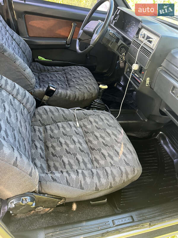 Хэтчбек ВАЗ / Lada 2109 2002 в Дрогобыче