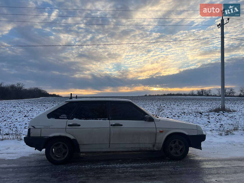 Хэтчбек ВАЗ / Lada 2109 1991 в Славянске фото 5 Хэтчбек ВАЗ / Lada 2109 1991 в Славянске