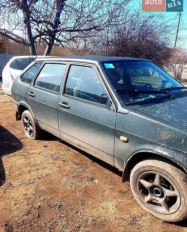 Хэтчбек ВАЗ / Lada 2109 2005 в Каневе