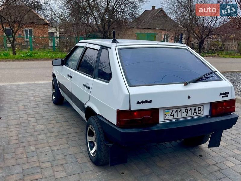 Хэтчбек ВАЗ / Lada 2109 1996 в Кривом Роге фото 6 Хэтчбек ВАЗ / Lada 2109 1996 в Кривом Роге