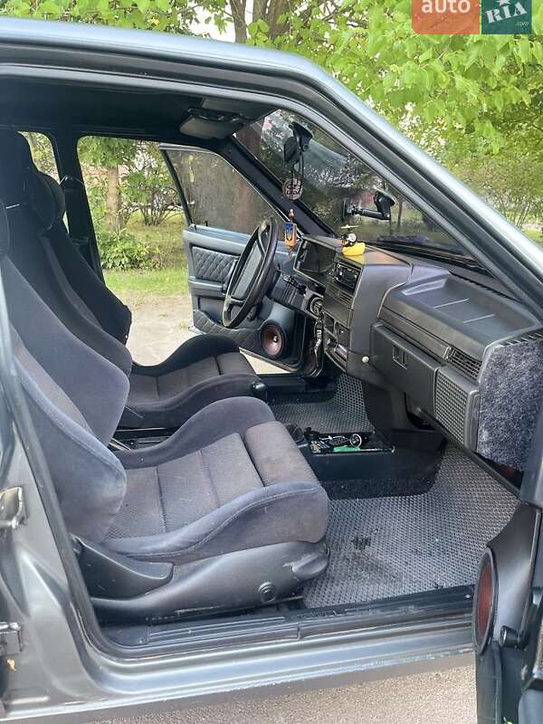 Хэтчбек ВАЗ / Lada 2109 2002 в Краснокутске