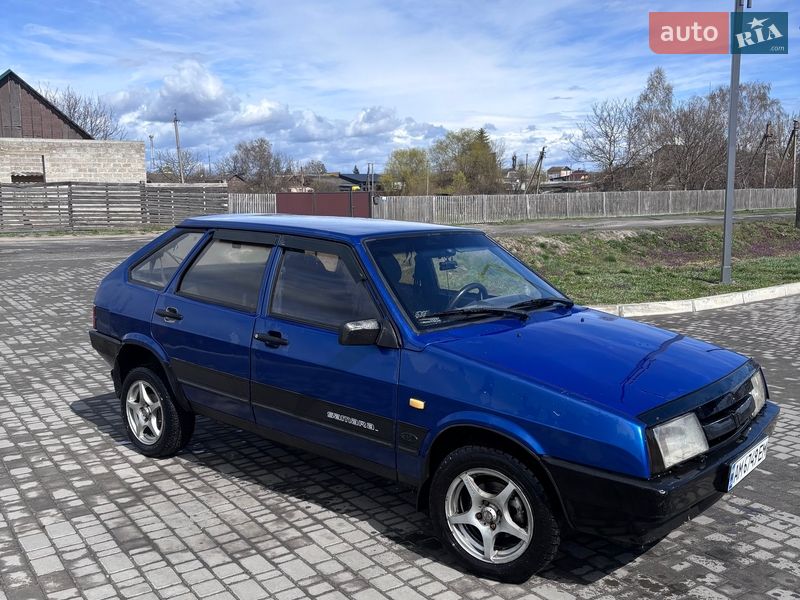 Хэтчбек ВАЗ / Lada 2109 2004 в Барановке