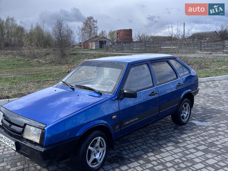 Хэтчбек ВАЗ / Lada 2109 2004 в Барановке