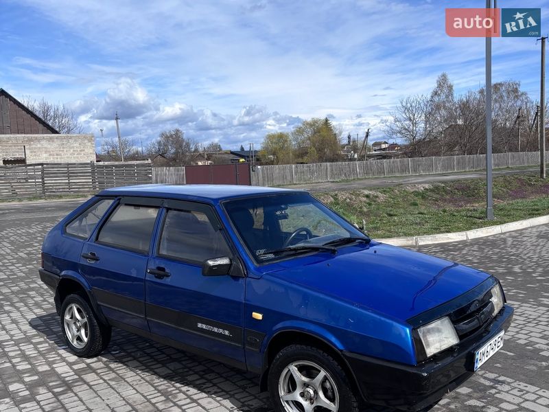 Хэтчбек ВАЗ / Lada 2109 2004 в Барановке