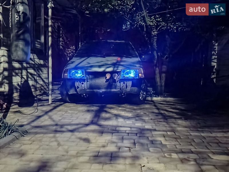 Хэтчбек ВАЗ / Lada 2109 2002 в Николаеве