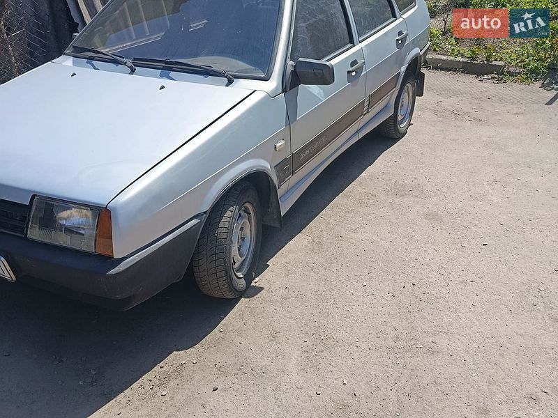 Хэтчбек ВАЗ / Lada 2109 2005 в Хмельницком