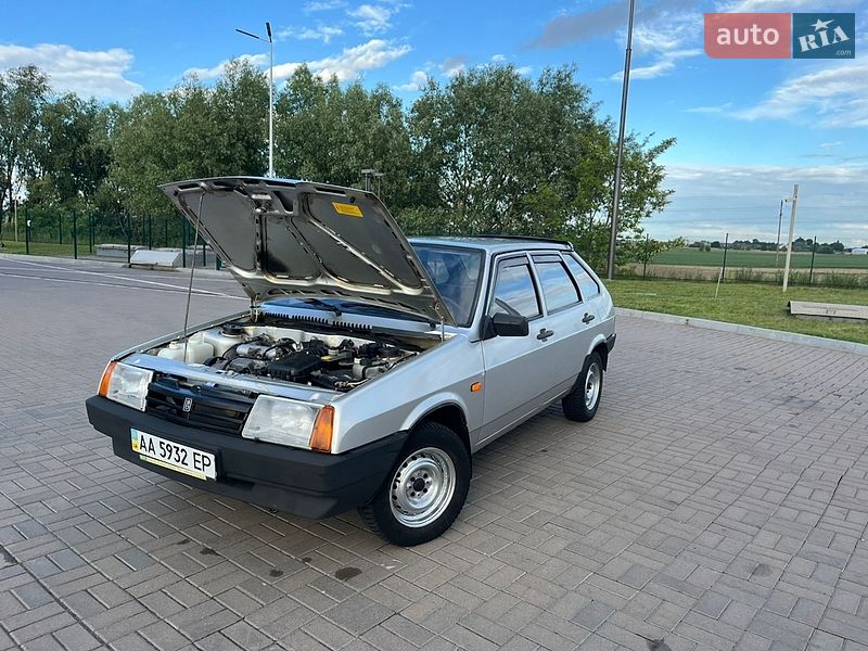 Хэтчбек ВАЗ / Lada 2109 2005 в Броварах