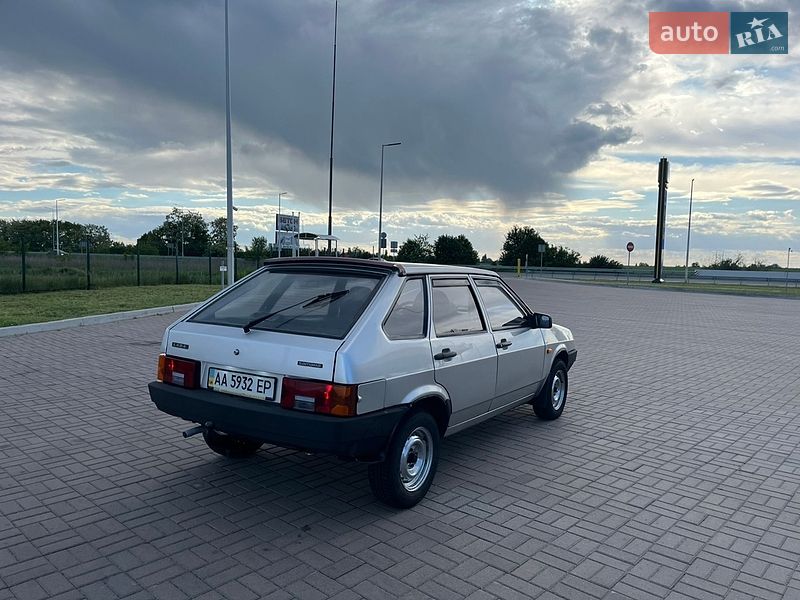 Хэтчбек ВАЗ / Lada 2109 2005 в Броварах