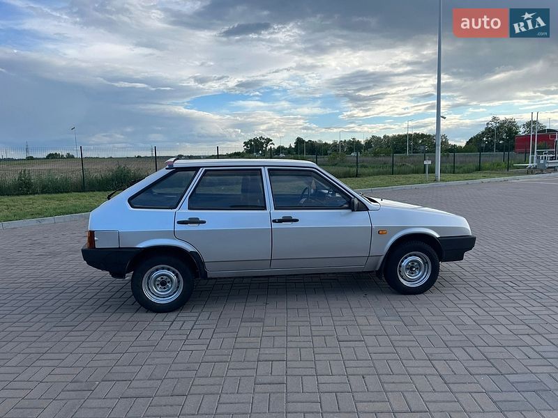 Хэтчбек ВАЗ / Lada 2109 2005 в Броварах
