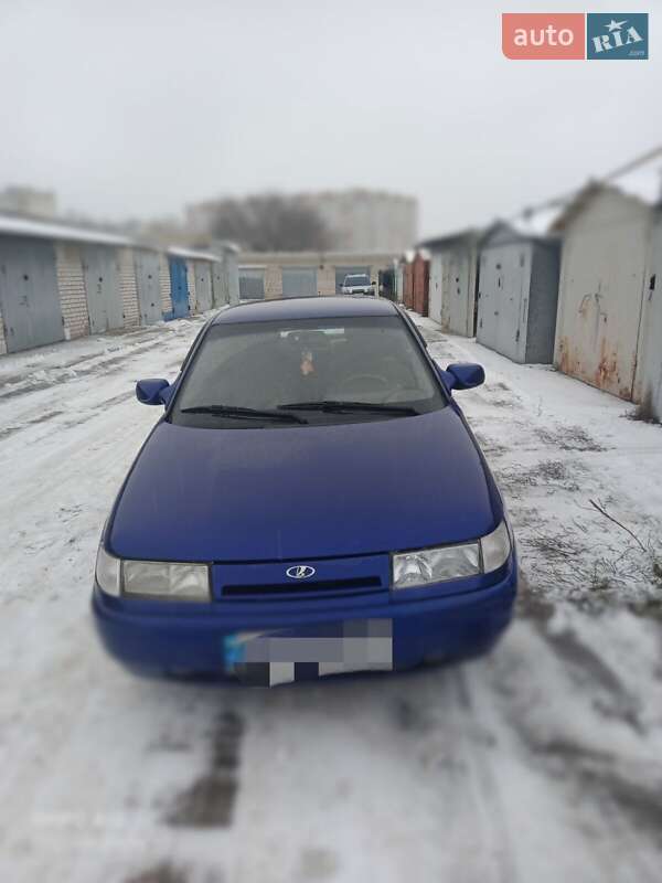 Седан ВАЗ 2110 2004 в 