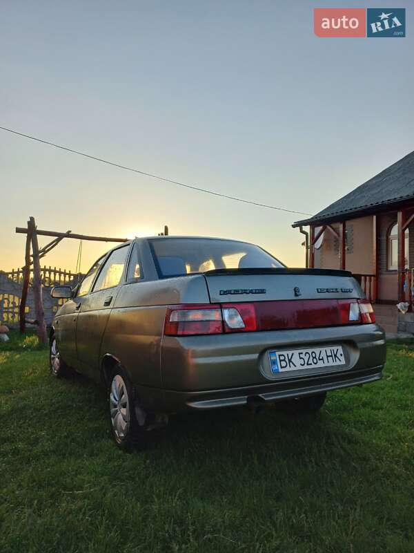 Седан ВАЗ / Lada 2110 2000 в Рокитному