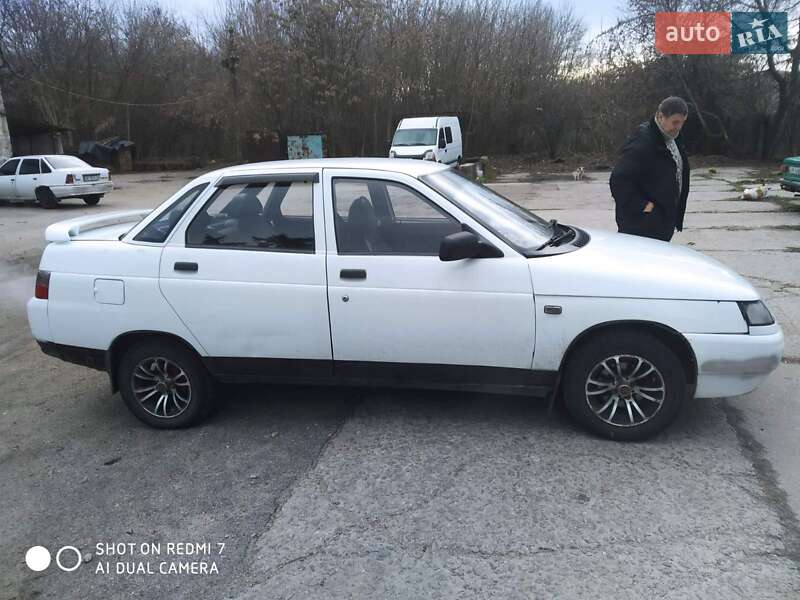 Седан ВАЗ / Lada 2110 2002 в Марганце