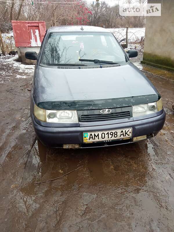 Седан ВАЗ / Lada 2110 2001 в Гоще