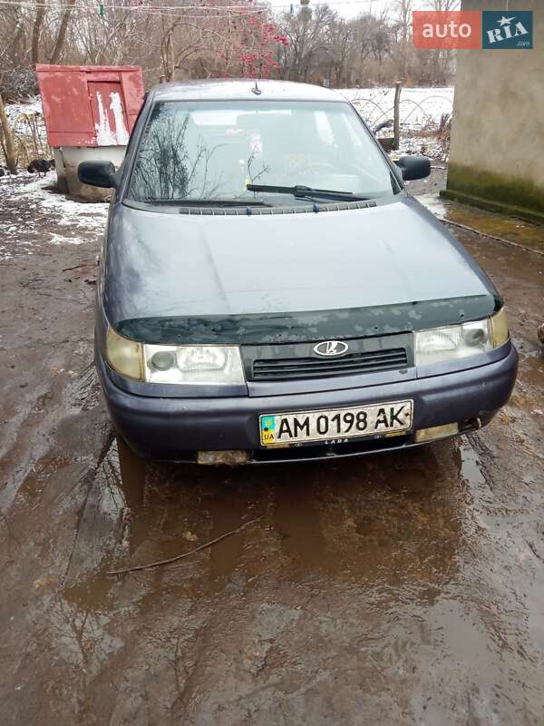 Седан ВАЗ / Lada 2110 2001 в Гоще