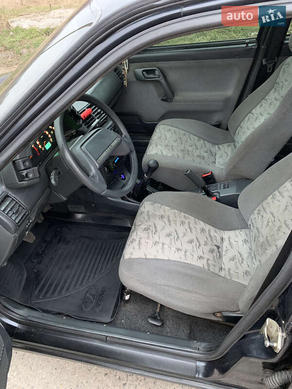 Седан ВАЗ / Lada 2110 2005 в Первомайске