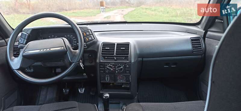 Седан ВАЗ / Lada 2110 2004 в Корсуне-Шевченковском