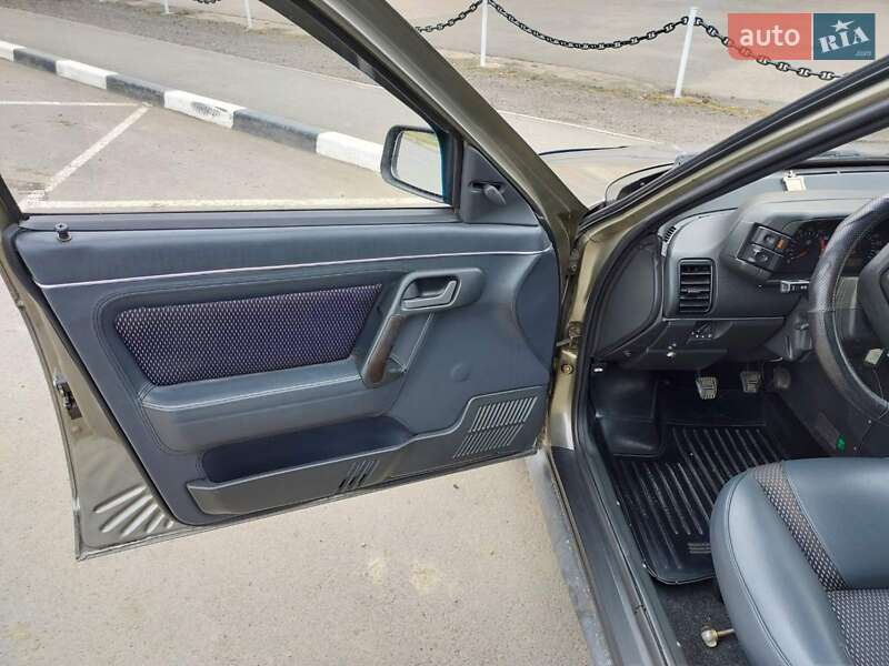 Седан ВАЗ / Lada 2110 2001 в Килии