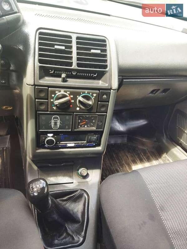 Седан ВАЗ / Lada 2110 2004 в Мерефа