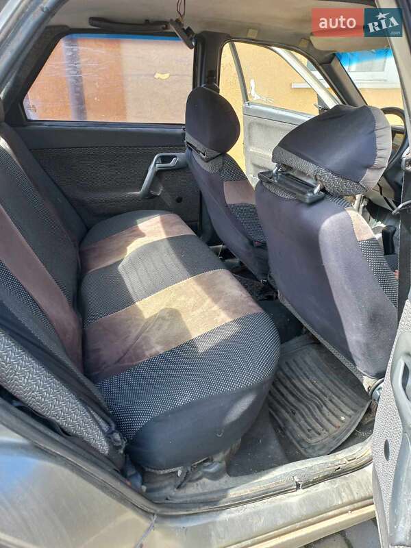 Седан ВАЗ / Lada 2110 2000 в Хмельницком