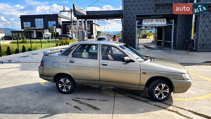 Седан ВАЗ / Lada 2110 2002 в Ивано-Франковске
