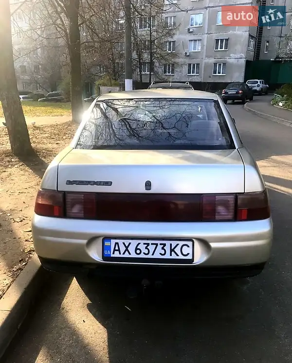 Седан ВАЗ 2110 2000 в 