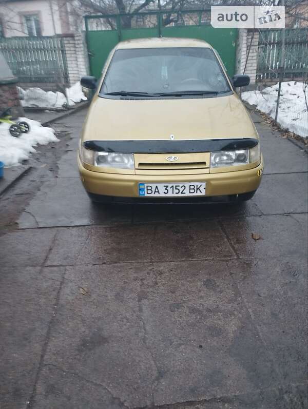 Седан ВАЗ / Lada 2110 2000 в Новоукраинке