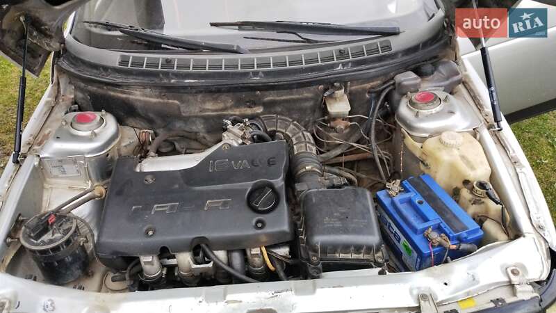 Седан ВАЗ / Lada 2110 2003 в Сторожинці