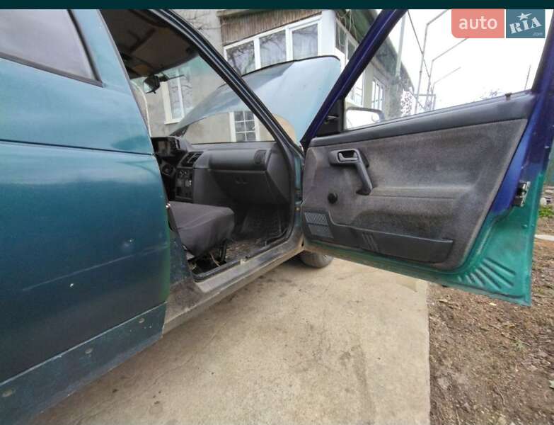 Седан ВАЗ / Lada 2110 2000 в Одессе