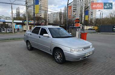 Седан ВАЗ 2110 2004 в 