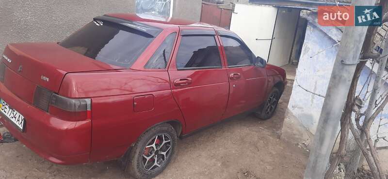 Седан ВАЗ / Lada 2110 2004 в Николаеве