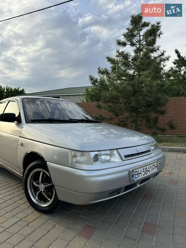 Седан ВАЗ / Lada 2110 2003 в Измаиле