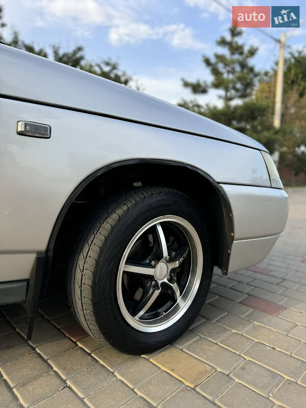 Седан ВАЗ / Lada 2110 2003 в Измаиле