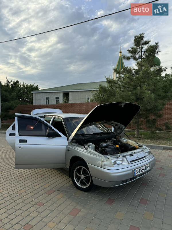 Седан ВАЗ / Lada 2110 2003 в Измаиле