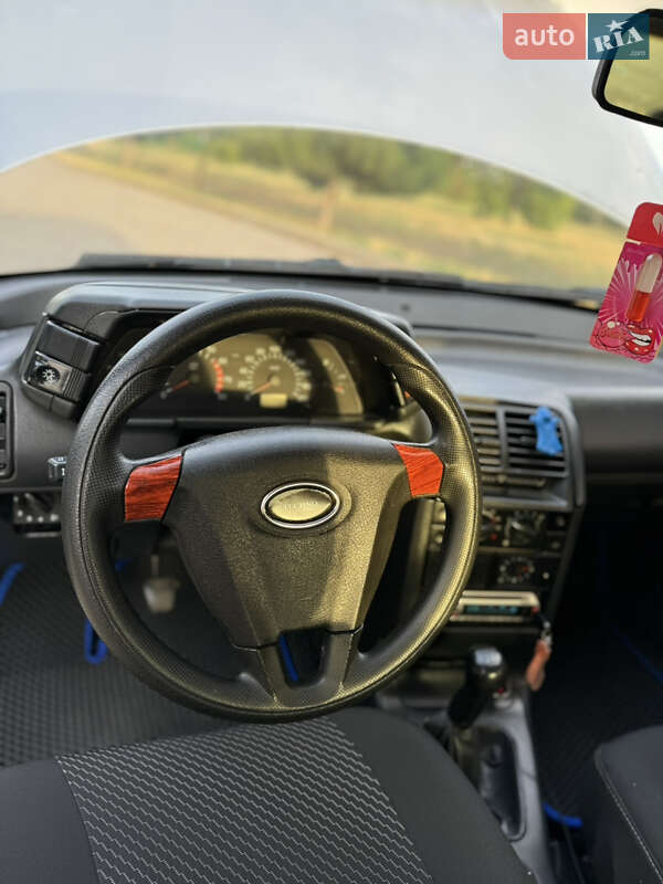 Седан ВАЗ / Lada 2110 2003 в Измаиле