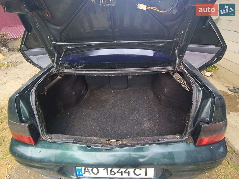 Седан ВАЗ / Lada 2110 2002 в Виноградові