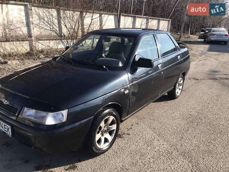 Седан ВАЗ / Lada 2110 2004 в Киеве