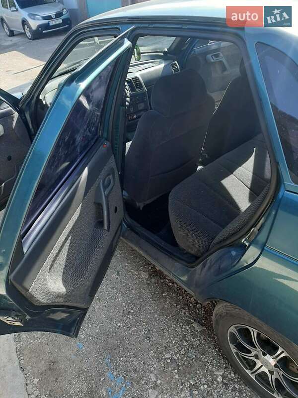 Седан ВАЗ / Lada 2110 2000 в Кривом Роге