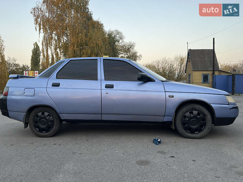 Седан ВАЗ 2110 2001 в 