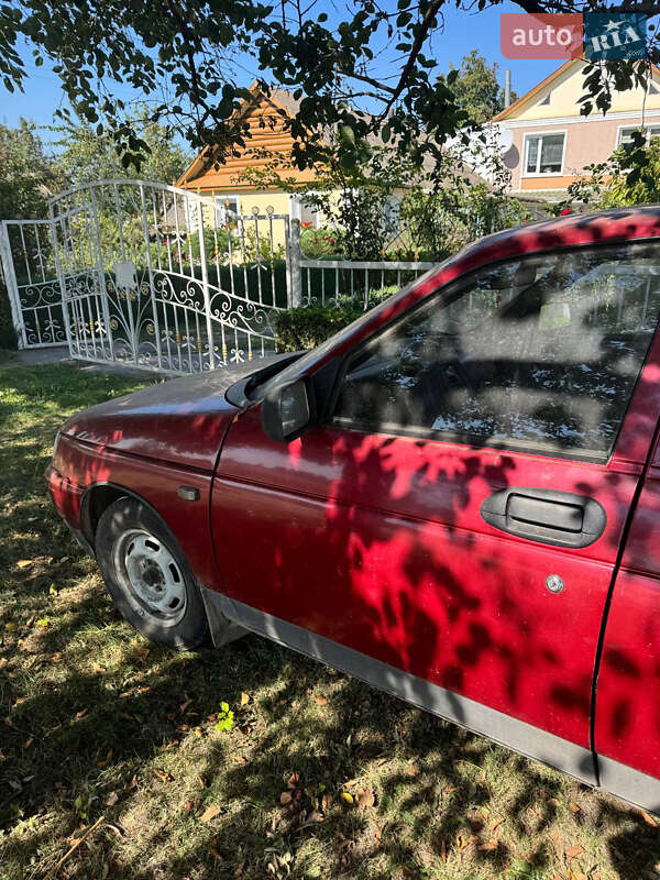 Седан ВАЗ / Lada 2110 2001 в Полонному