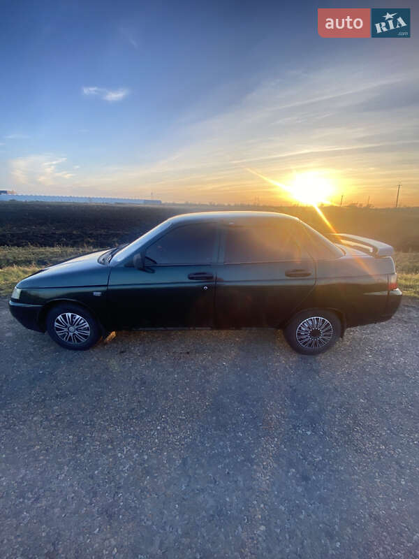 Седан ВАЗ / Lada 2110 2002 в Жовтанцах