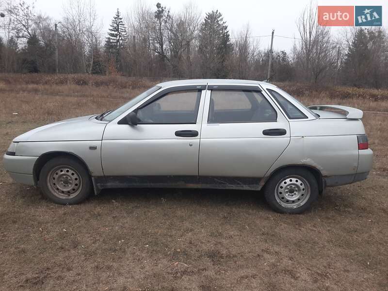 Седан ВАЗ 2110 2001 в 