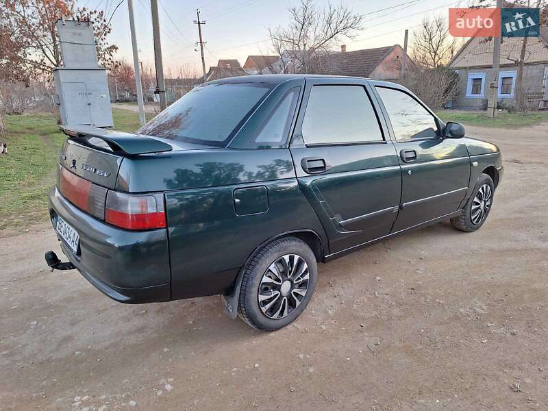 Седан ВАЗ / Lada 2110 2004 в Николаеве