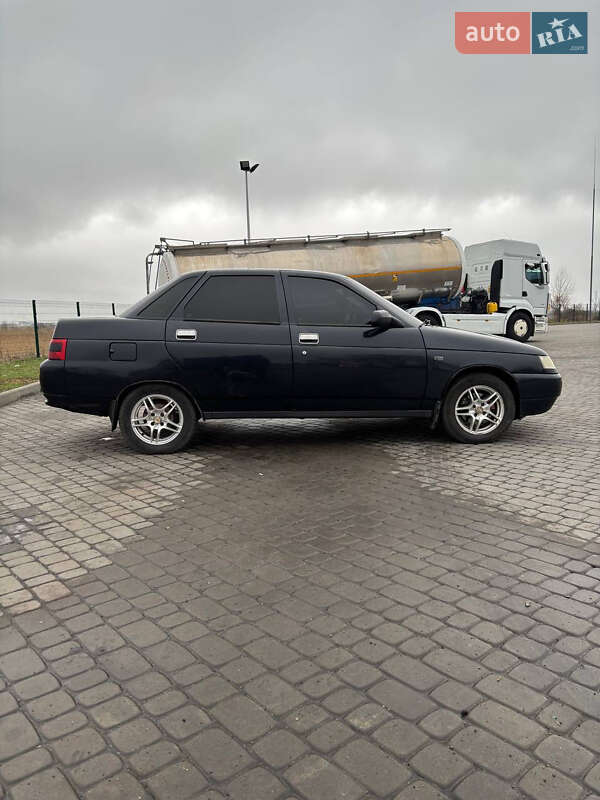 Седан ВАЗ / Lada 2110 2004 в Новомосковську